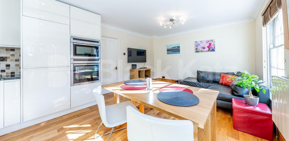 			MODERN 2 BED NEAR TUBE AND REGENTS PARK!, 2 Bedroom, 1 bath, 1 reception Flat			 Mornington Place , CAMDEN